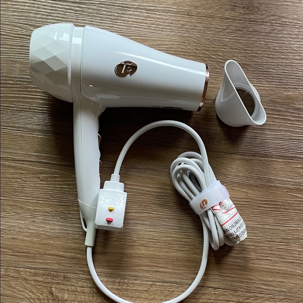 T3 Featherweight White Hair Dryer with Rose Gold Accents - Picture 4 of 4